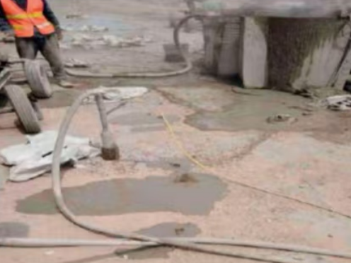 花山水泥混凝土路面板底注浆技术 路面脱空注浆整治方案